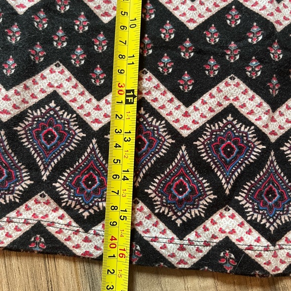 Charlotte Russe Bodycon Skirt - Picture 3 of 5